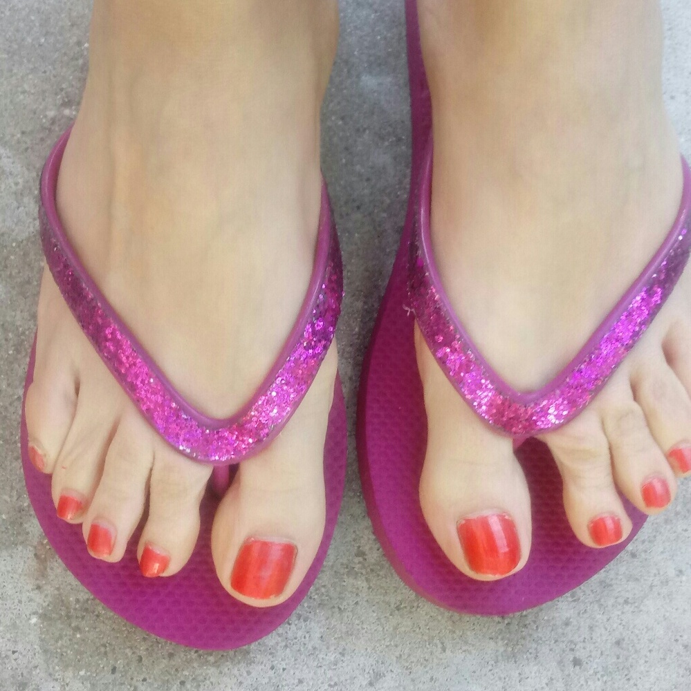 Gap flip flops